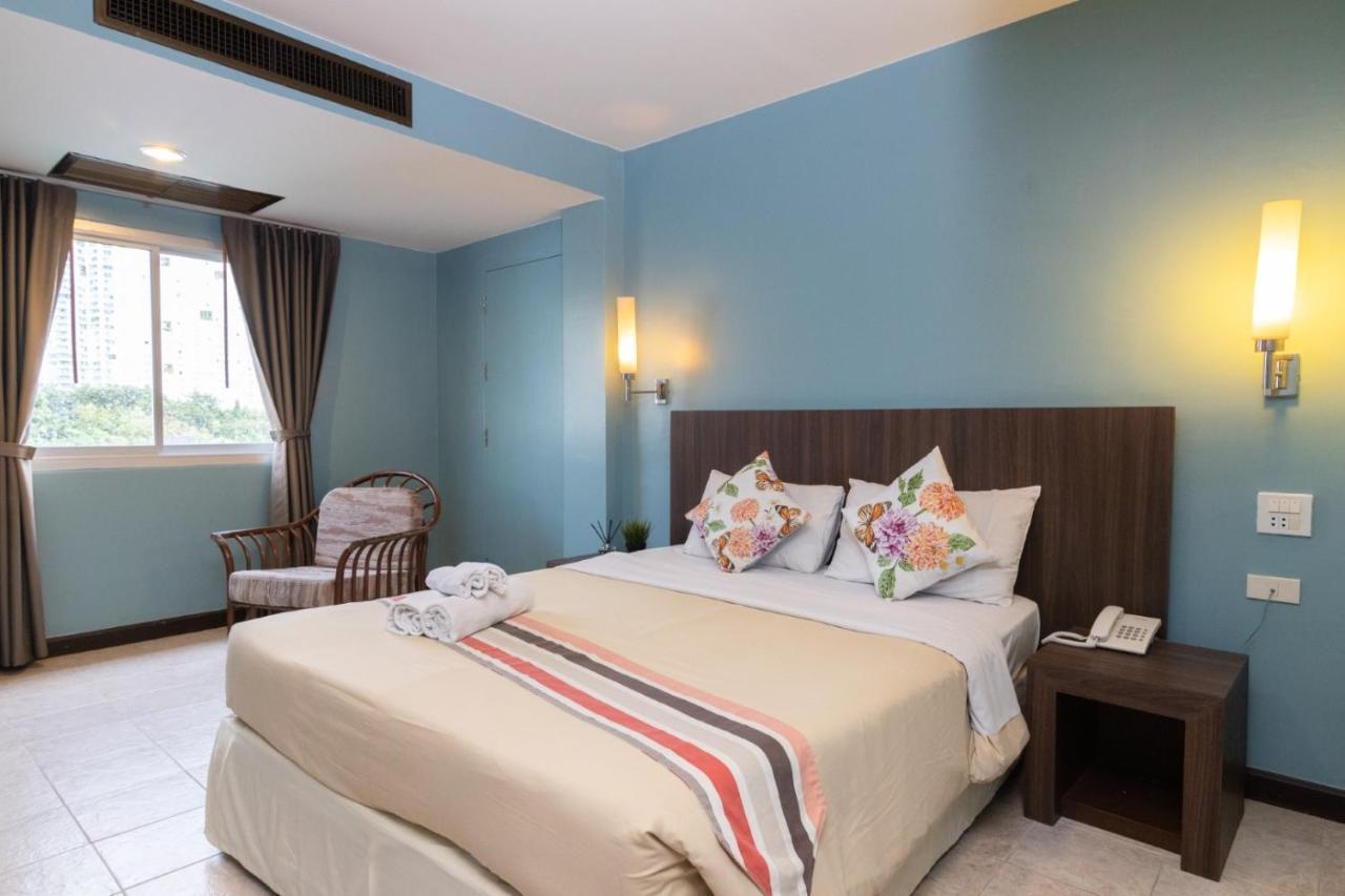 The Jomtien Twelve Hotel Exterior foto